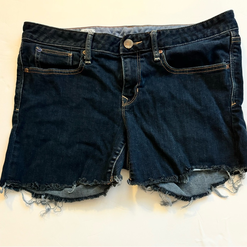 GAP 1969 Women's 12 Denim Cut-Off Jean Shorts Frayed Hem Dark Wash 31" Waist
